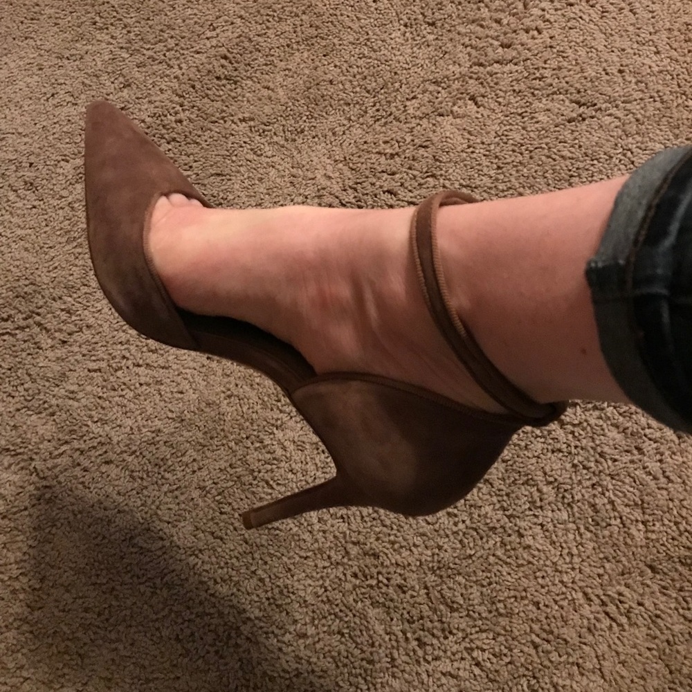 Ann Taylor Stephanie Suede D’Orsay Pumps